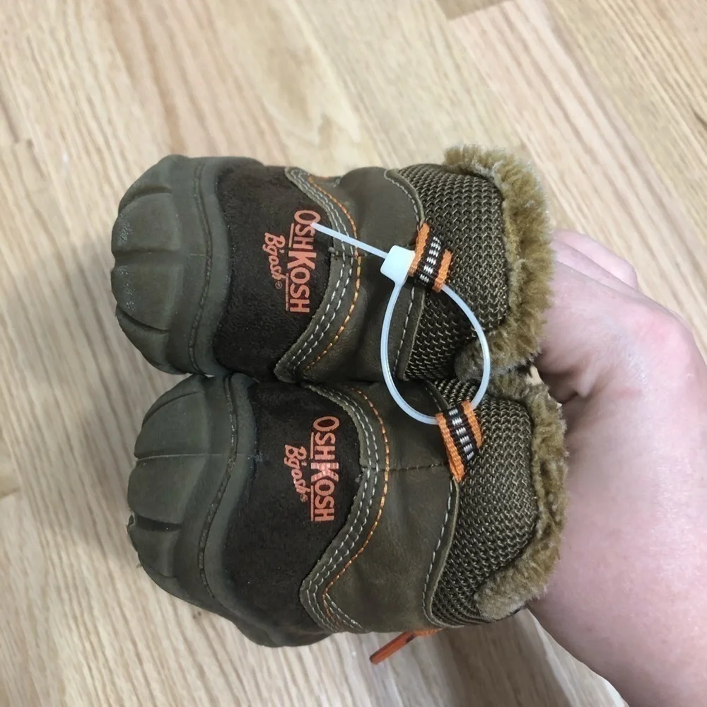 Osh Kosh B’gosh Faux Fur Lined Brown Boots Sz 7